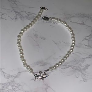 saturn pearl necklace